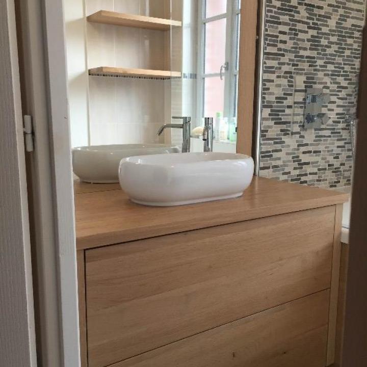 Création de salle de bain en chêne à Honfleur 