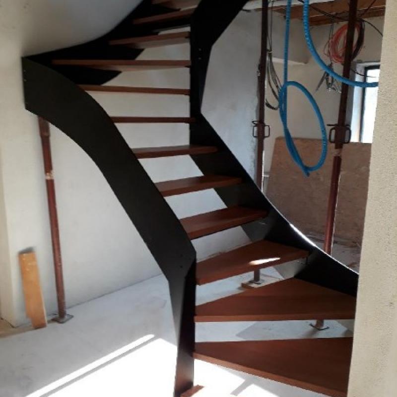 Fabrication et pose d'escalier en bois et en métal